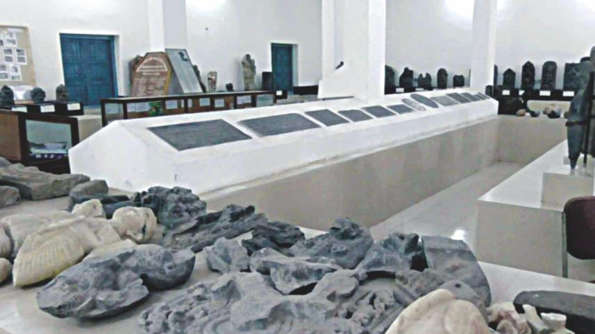ancient_statues_and_fragments_3.jpg