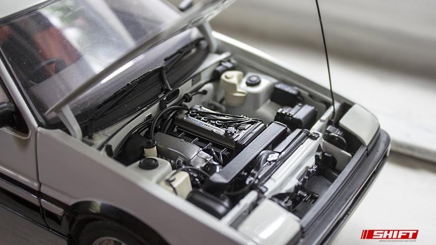 Autoart AE86 Toyota Trueno scale model engine