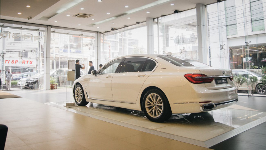 bmw_electric_car_4.jpg