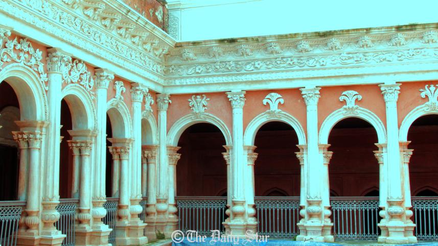 Boro-Sardarbari-wb.jpg