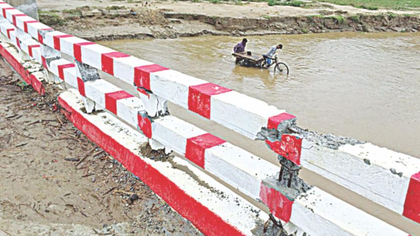 bridge_cracked_2.jpg