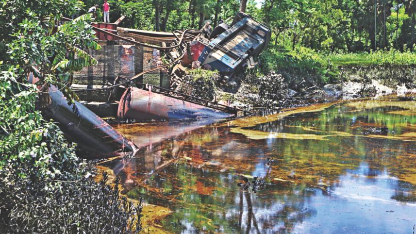 ctg oil spill 2.jpg