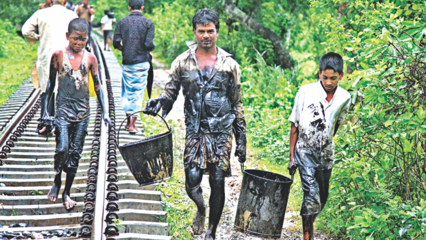 ctg oil spill 2.jpg