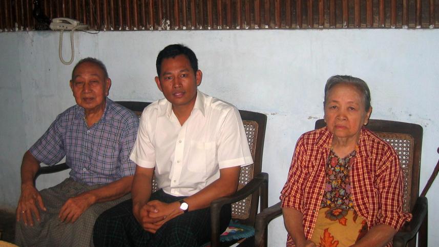 dr._maung_zarni_with_his_late_great_uncle_zeya_kyaw_htin_major_ant_kywe_in_november_2005.jpg