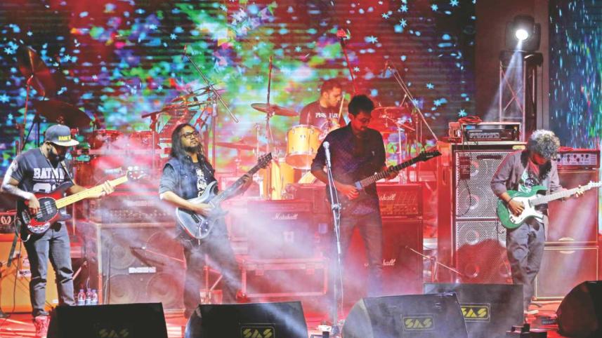 experiencing_guthrie_govan_in_dhaka_3.jpg