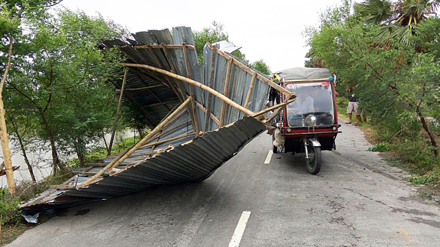 Cyclone Fani picture