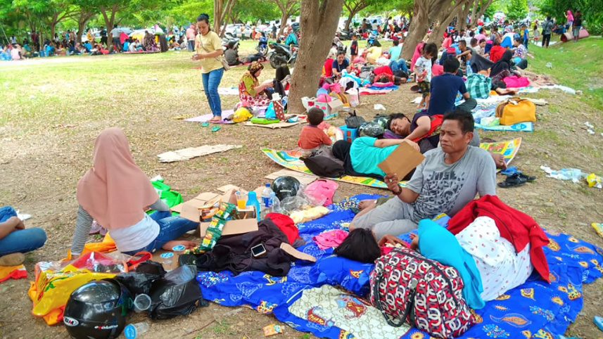 indonesia-quake-tsunami-reuters-2-wb.jpg
