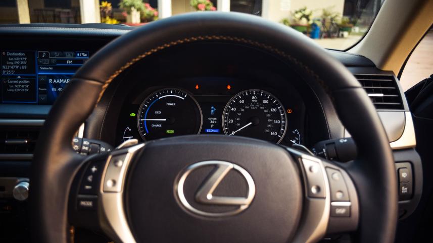 Lexus2.jpg