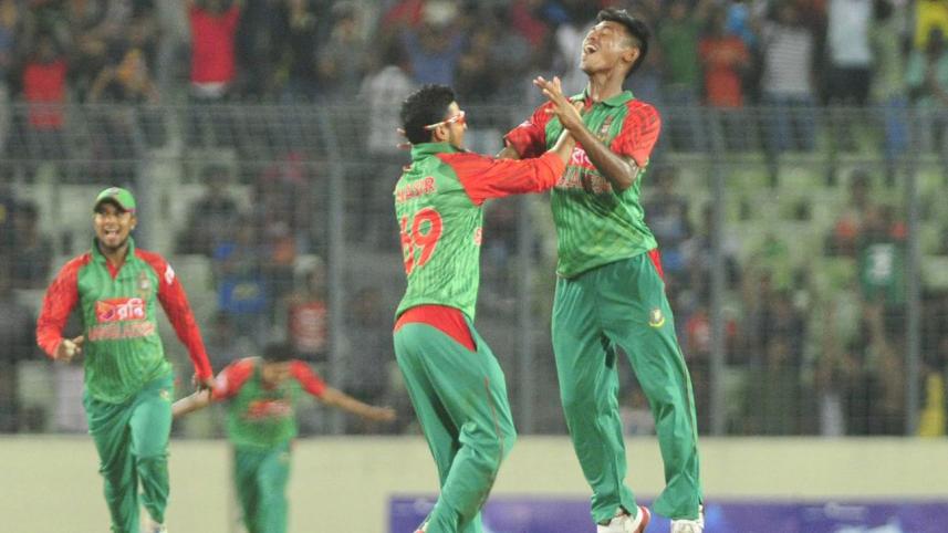 Mustafizur-2WB.jpg
