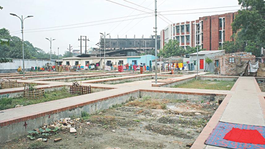 postogola_cremation_ghat_pukur.jpg