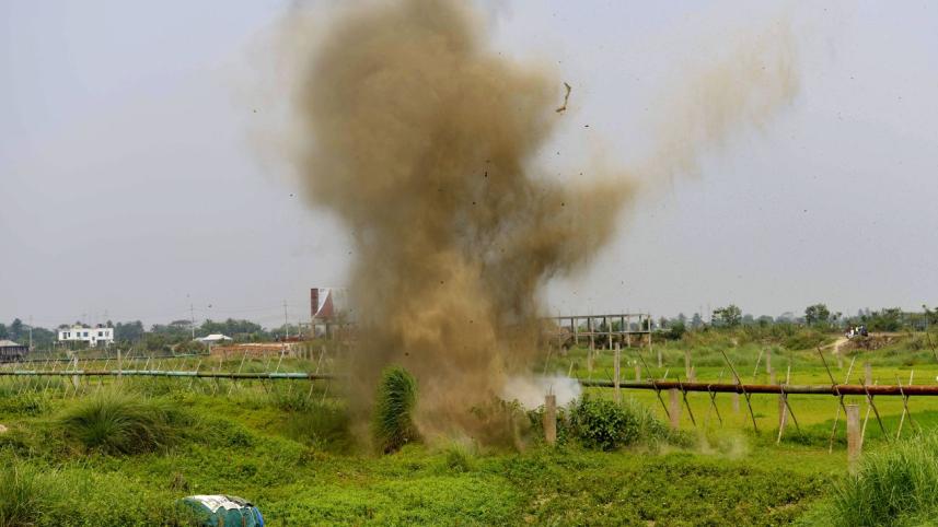 rab_detonates_explosives.jpg