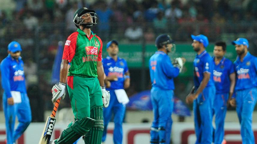 Shakib-walks-back.jpg-NS.jpg