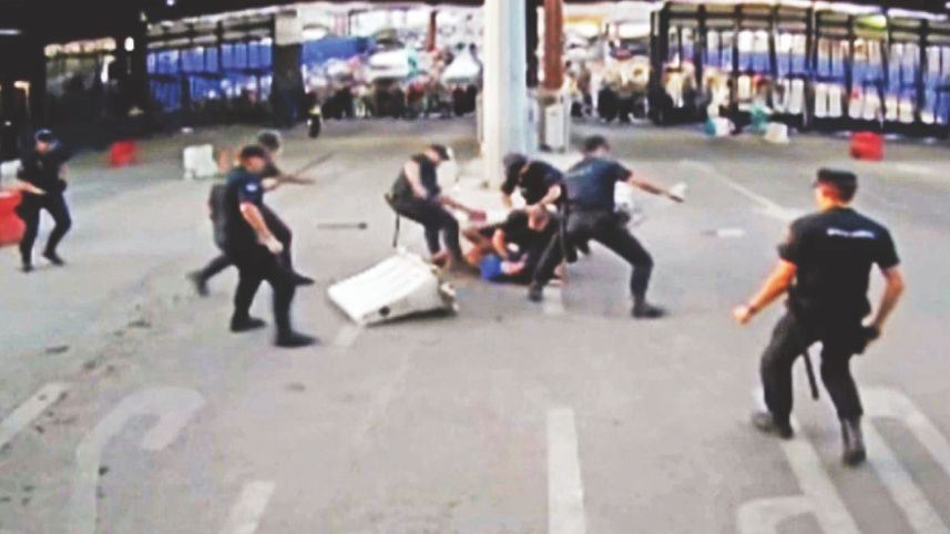 spain_cops_2.jpg
