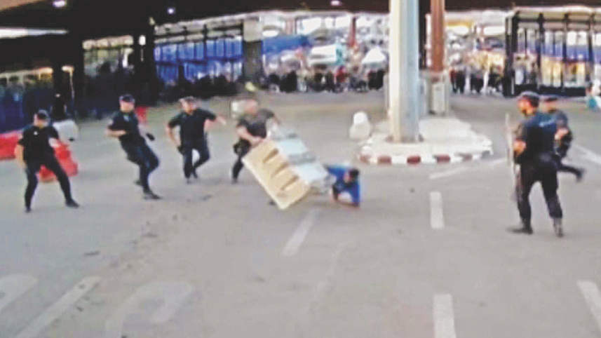 spain_cops_3.jpg