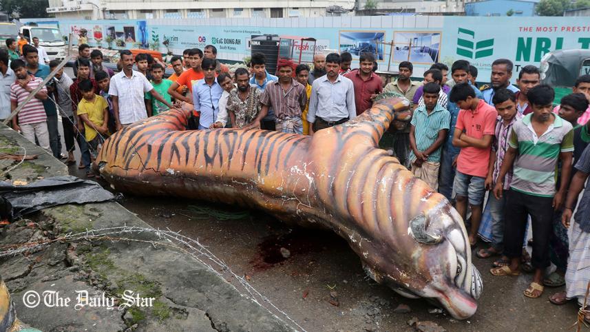 Tiger-statues