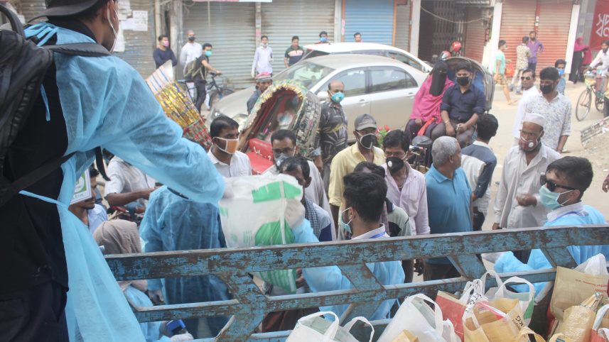 volunteers_of_feed_a_family_have_distributed_food_and_other_essentials_to_3200_families_over_the_past_few_months.jpg