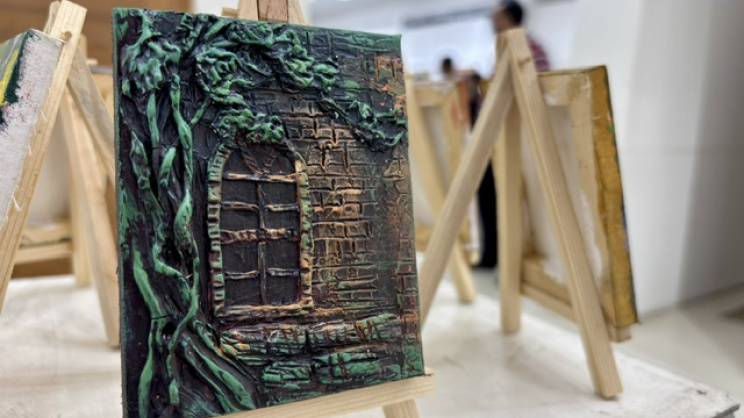 Charukola alumni revisit their artistic journey through ‘Art Beyond Borders’