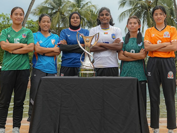 Maria Manda with other captains .jpg