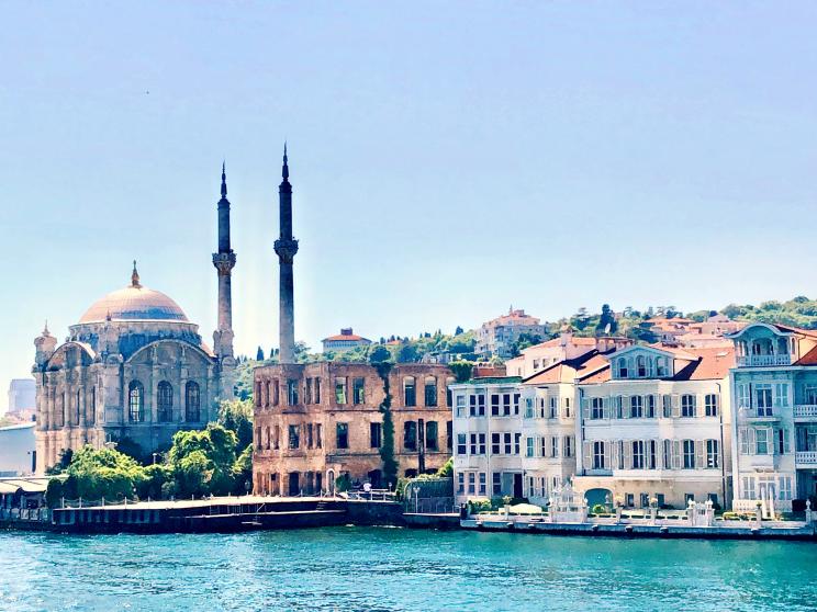 5 must-visit places in the world during spring season   despina-galani-k5ye2utuyys-unsplash