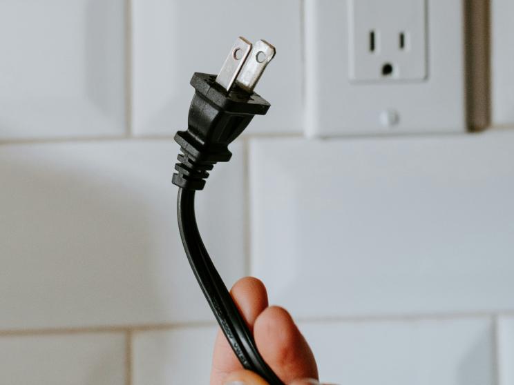 Reconnect with life: The importance of digital detox    kelly-sikkema-7alo7ojvnvw-unsplash