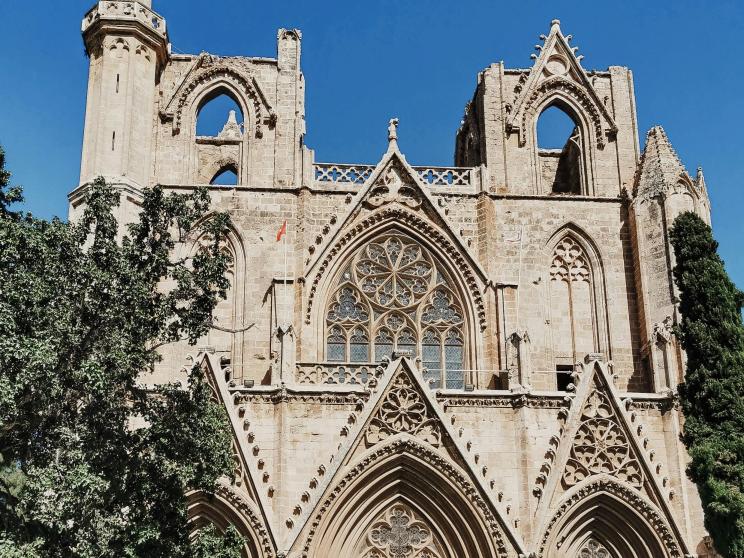 5 most beautiful mosques in Europe     pexels-mehmet-turgut-kirkgoz-17162675