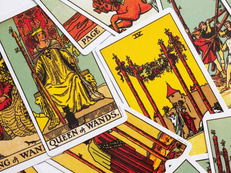 Finding strength in the cards: Tarot, astrology, and personal growth      viva-luna-studios-7s2ip7ovktg-unsplash.jpg