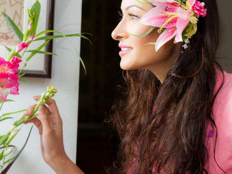 Sacred blooms, eternal love: Flowers in worship and puja fashion