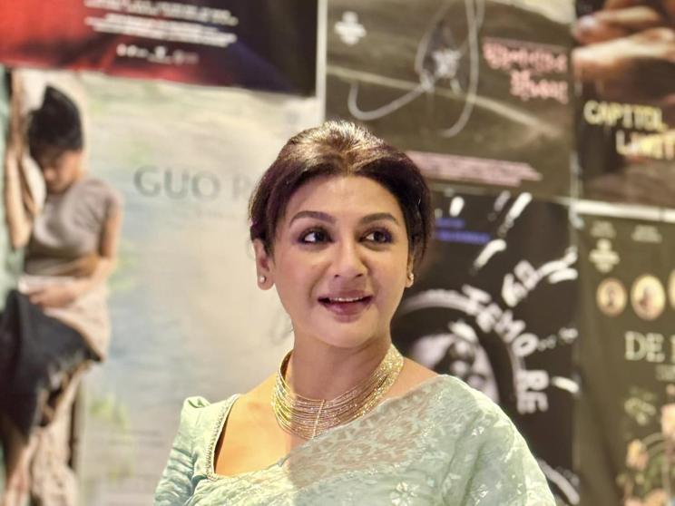 Jaya elated as ‘Putulnacher Itikatha’ felicitated at IFFR