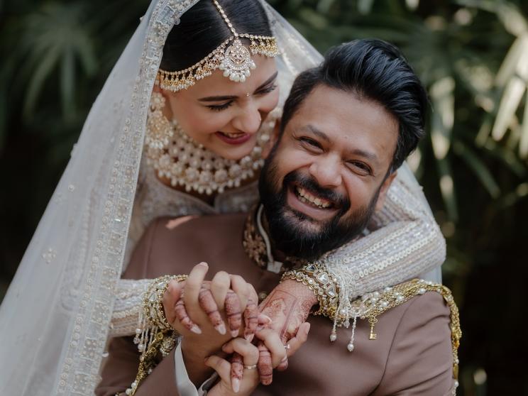 ‘He stole my heart 12 years ago’: Mehazabien shares wedding photos