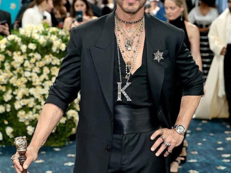 SRK makes memorable Met Gala debut in Sabyasachi