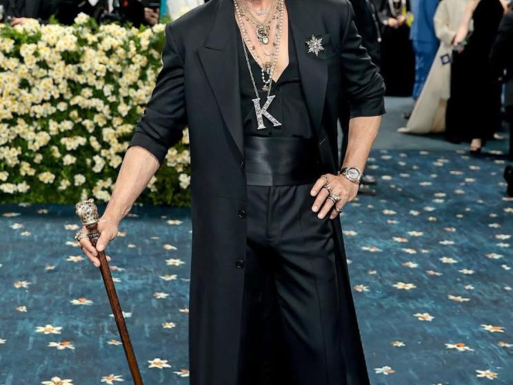 SRK makes memorable Met Gala debut in Sabyasachi