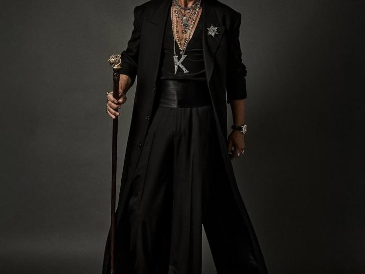 SRK makes memorable Met Gala debut in Sabyasachi
