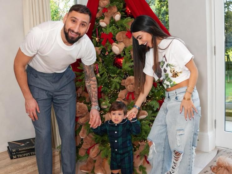 from_my_family_to_yours_merry_christmas_everyone_.jpg