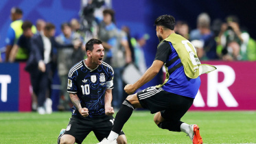 Argentina beat England 2-1 WC semifinal