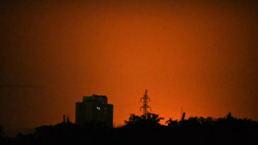 The sky over Kyiv glows during Russian missile strikes on the Ukrainian on July 19, 2026. Photo: AFP