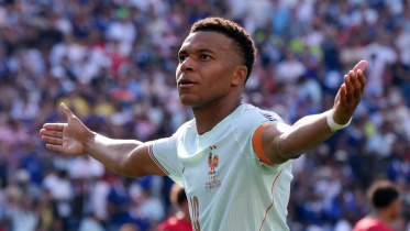 Mbappe v Morocco.JPG