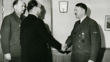 Subhas_Chandra_Bose_meeting_Adolf_Hitler.jpg