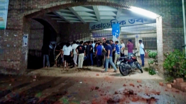 Students from three departments became involved in the hour-long clash, during which vandalism also took place. Photo: Collected