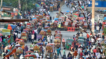 E-rickshaws charged from sources other than solar power would not be registered or have their registrations renewed. Photo: Anisur Rahman