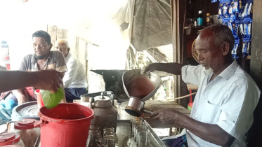Customers can pick up cakes and biscuits, make their own tea and eat at the stall. Photo: Star