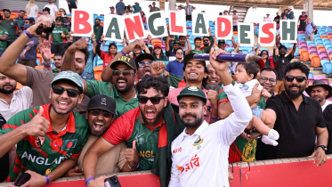 Miraz with Fans.jpg