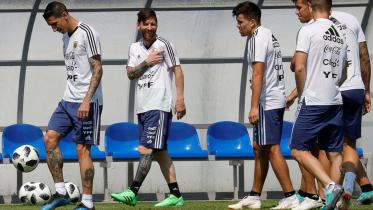2018-06-23T095034Z_1880499303_RC1D700AA820_RTRMADP_3_SOCCER-WORLDCUP-ARG.JPG