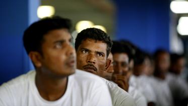 2020-01-15T180629Z_1_LYNXMPEG0E1QF_RTROPTP_4_MALAYSIA-WORKERS.JPG