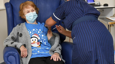 UK Vaccination web.jpg
