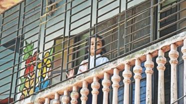waiting_for_school_1.jpg