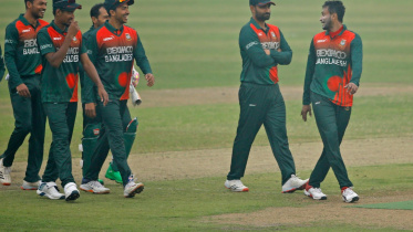 Shakib with new captain.jpg
