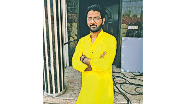 Tumi-Acho-Hridoye,-Kayes-Arju.gif