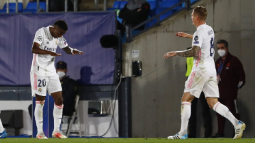 Vinicius-Kroos.jpg