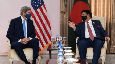 john-kerry-and-momen.jpg