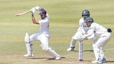 Dimuth-Karunaratne.jpg